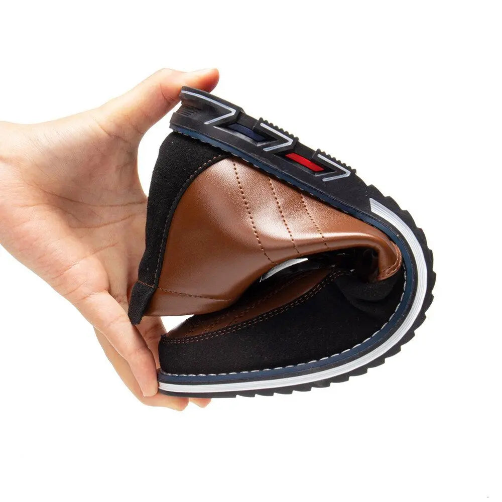 Hollis Men's Ankle Boots - shown in use