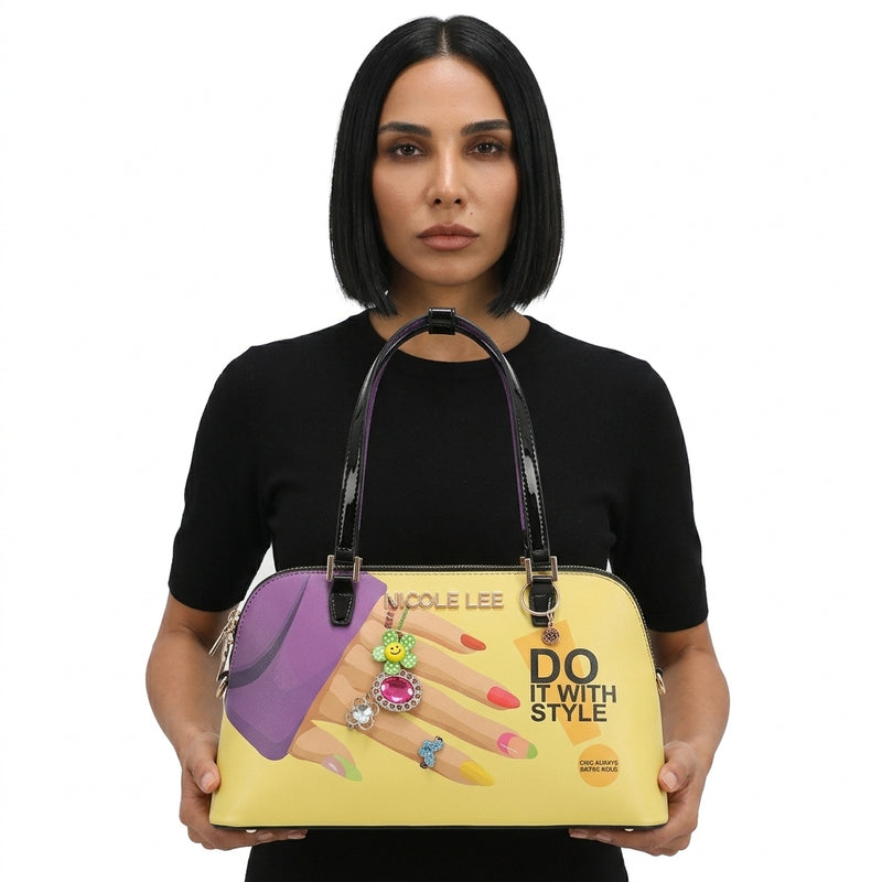 Bolso de hombro tipo dome para mujer Nova | Estampado gráfico amarillo, Mangos de charol negro