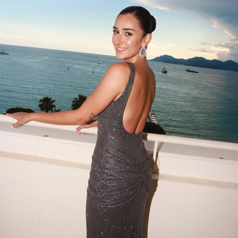 Robe cocktail pour femmes Daisy | Dos nu ajusté, maxi longue au sol