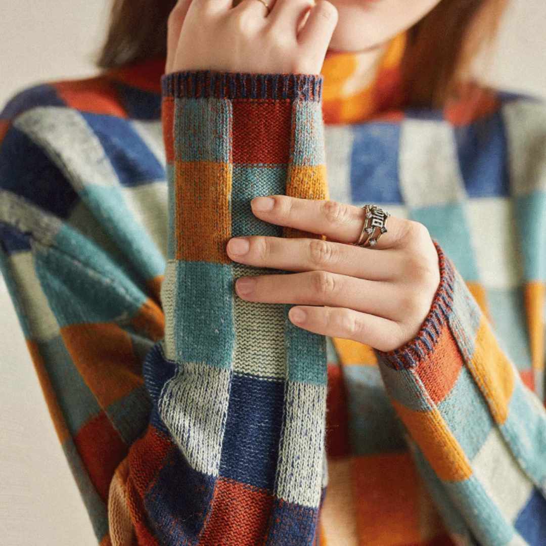 Nell Women's Oversized Sweater - fabric and finish detail