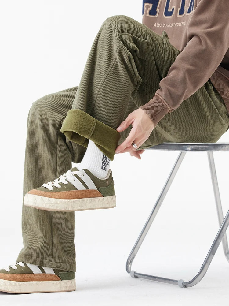 Mira Women's Cargo Pants - close-up detail