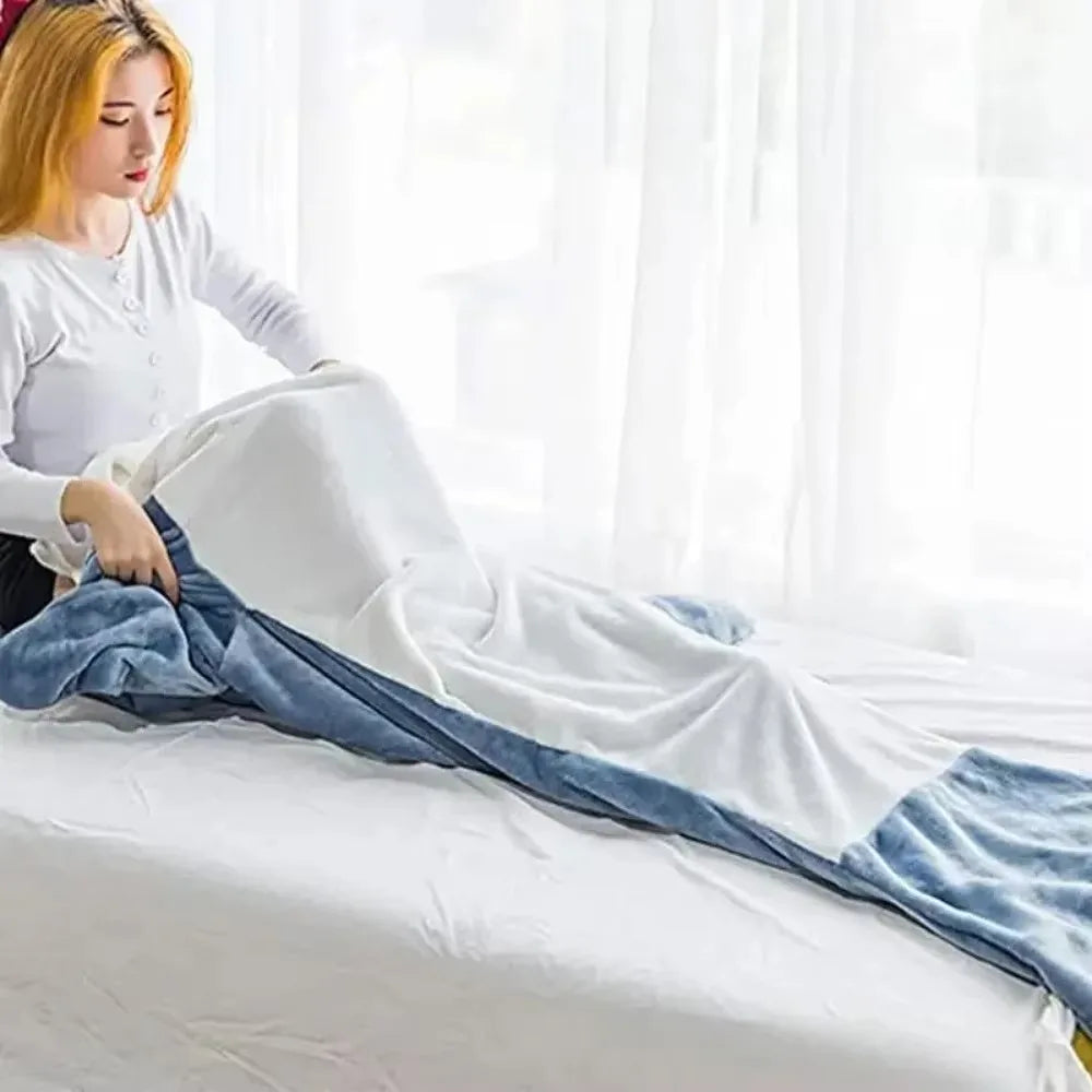Alba Women's Throw Blanket - back view