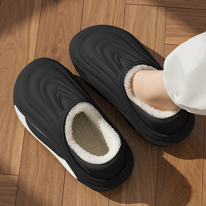 Perla Women's Slip-on Slide - close-up detail