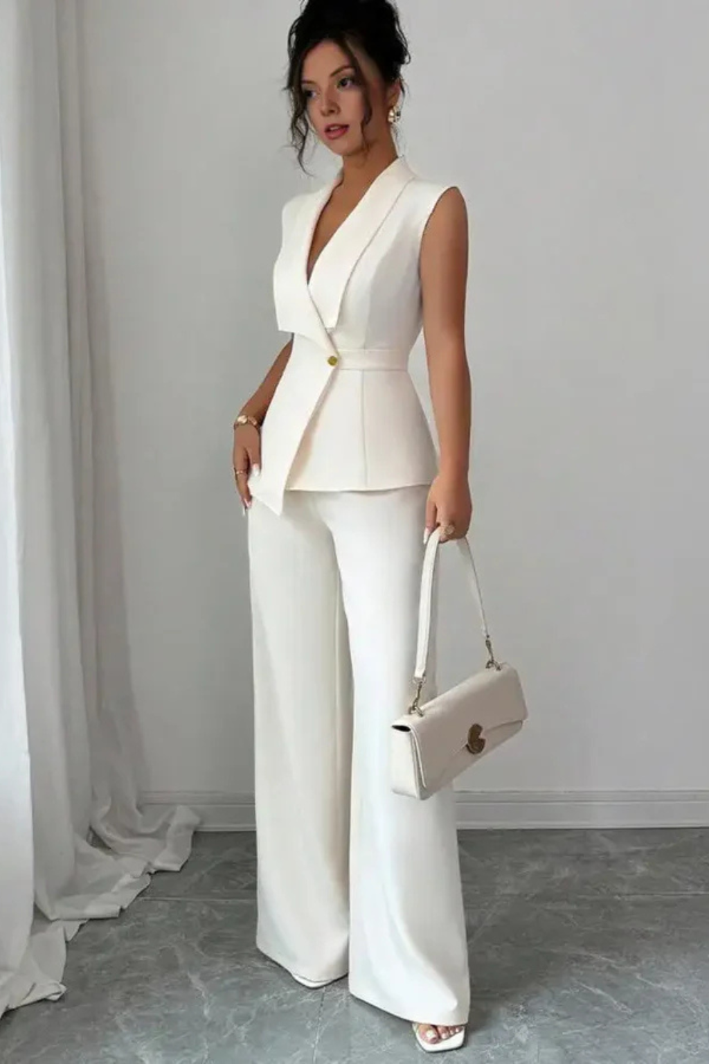 Rowan Women's Wide Leg Trousers - close-up detail