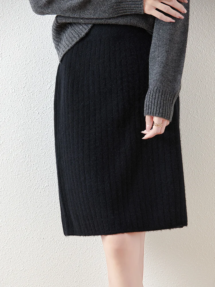 Xanthe Women's Skirt - fabric and finish detail