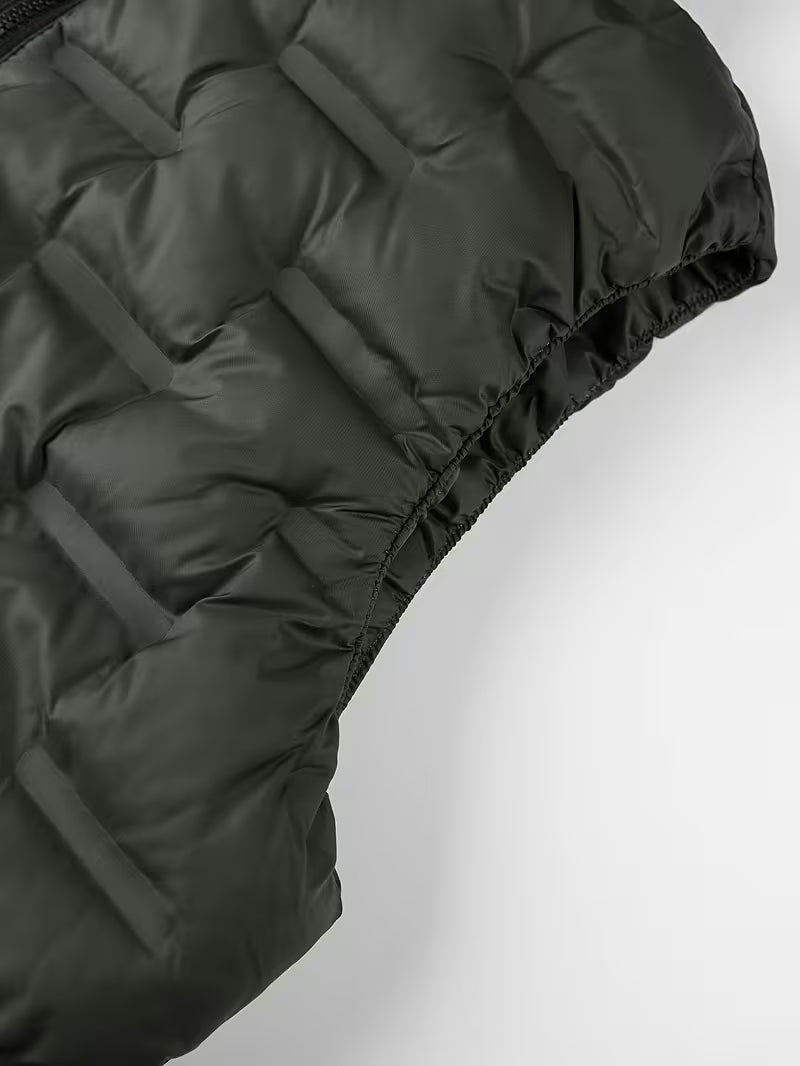 Wren Women's Puffer Jacket - fabric and finish detail