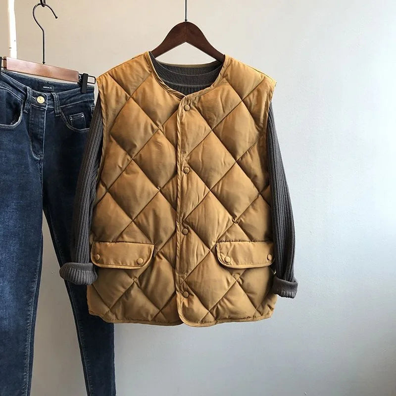 Anaïs Women's Quilted Vest - fabric and finish detail