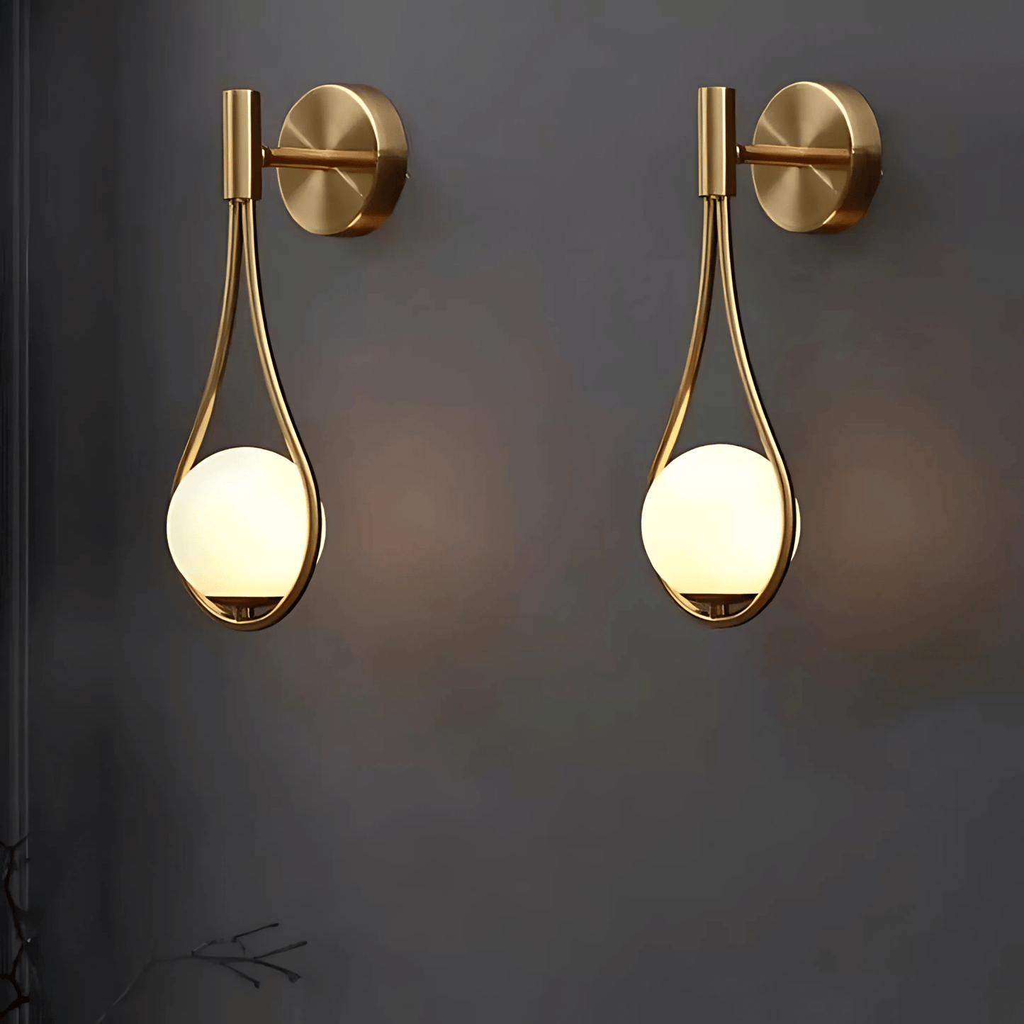 AquaSphere | Elegant Modern Teardrop Wall Sconce Light Fixture 4