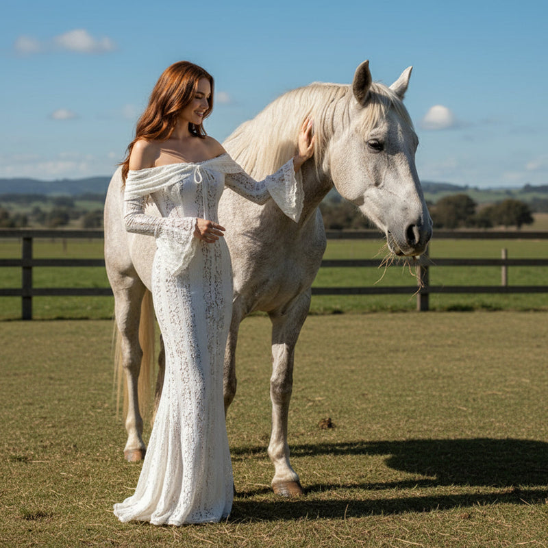 Robe maxi pour femmes Lisette | Dentelle florale, épaules dénudées