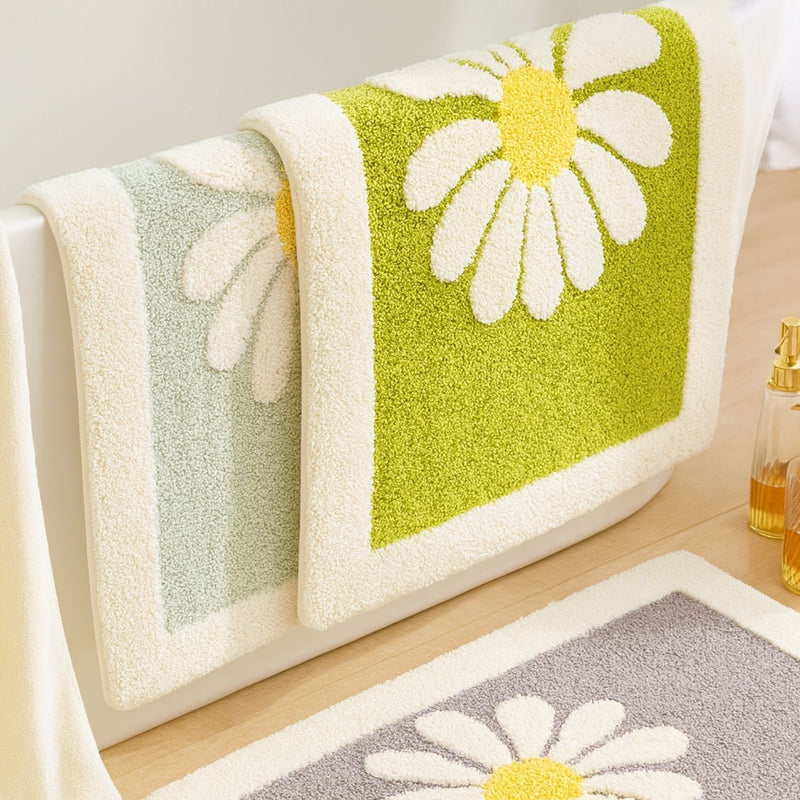 Charming Daisy Bloom Bath Mat | Plush & Absorbent, Machine Washable
