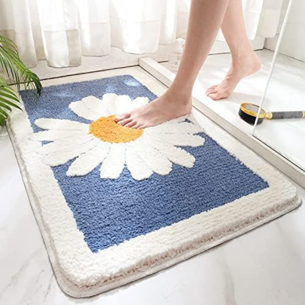Fleur Plush Floral Bath Mat | Daisy Design, Non-Slip Backing