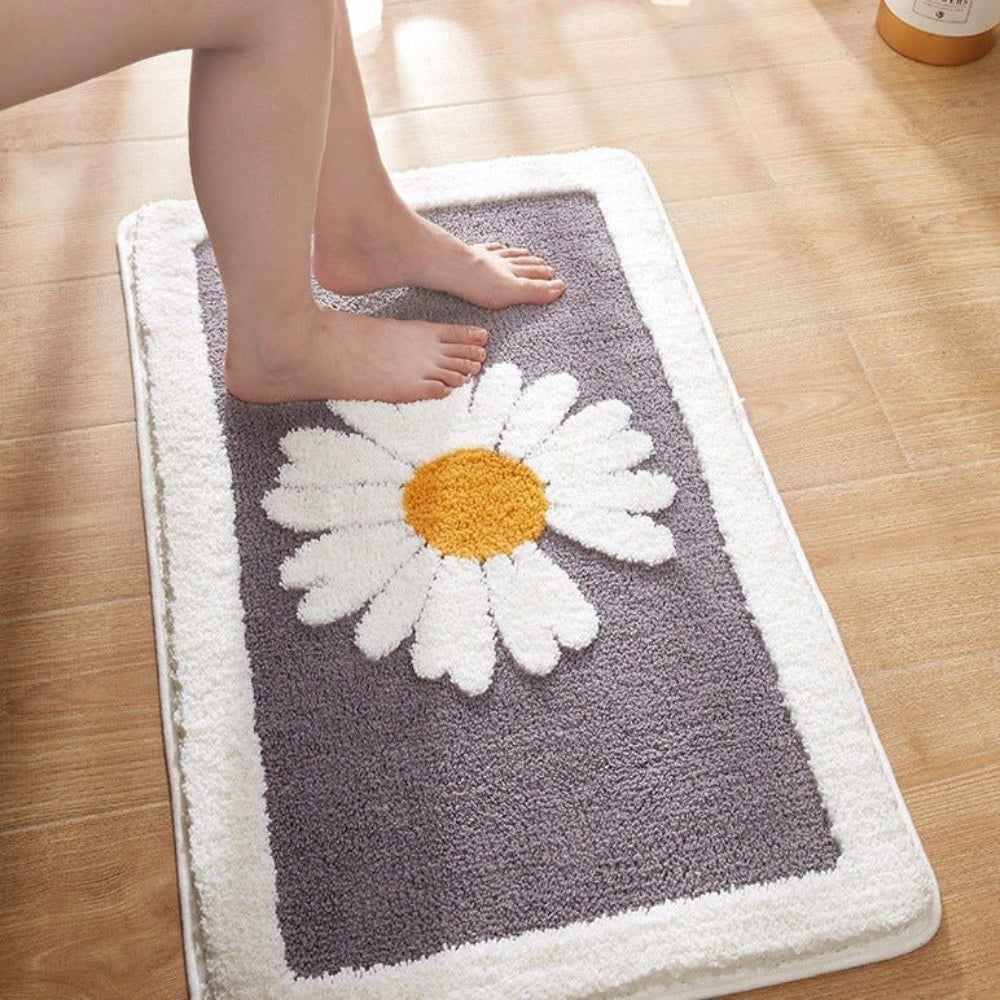Fleur Plush Floral Bath Mat | Daisy Design, Non-Slip Backing