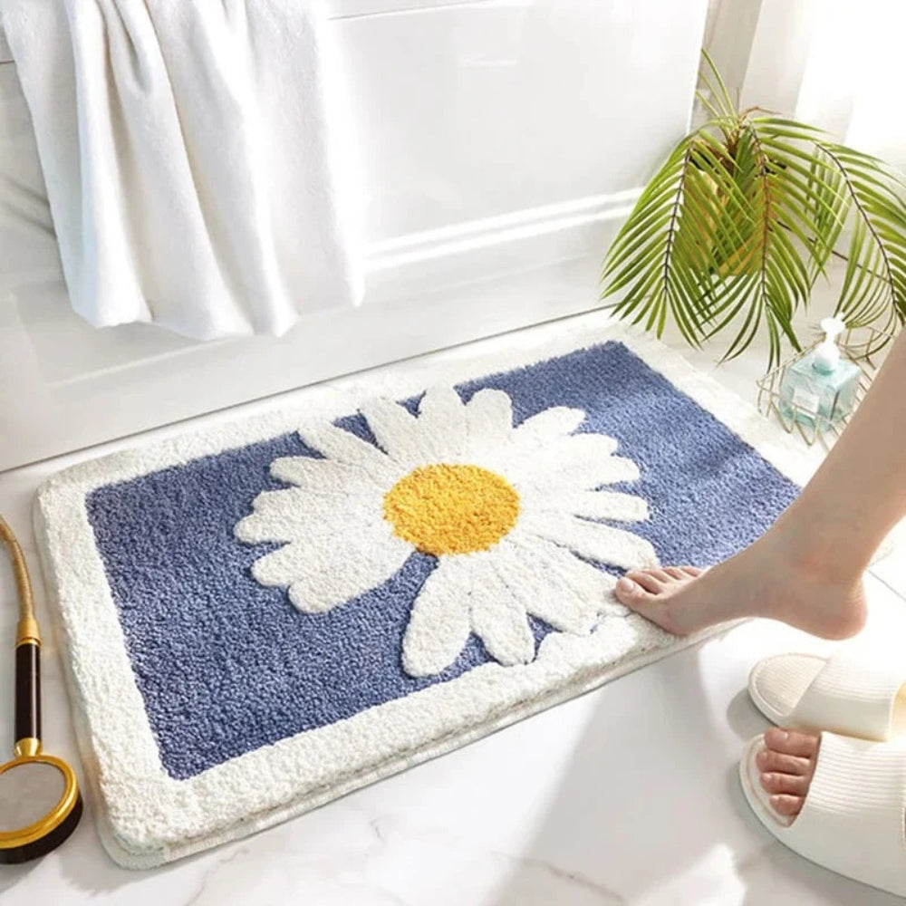Fleur Plush Floral Bath Mat | Daisy Design, Non-Slip Backing