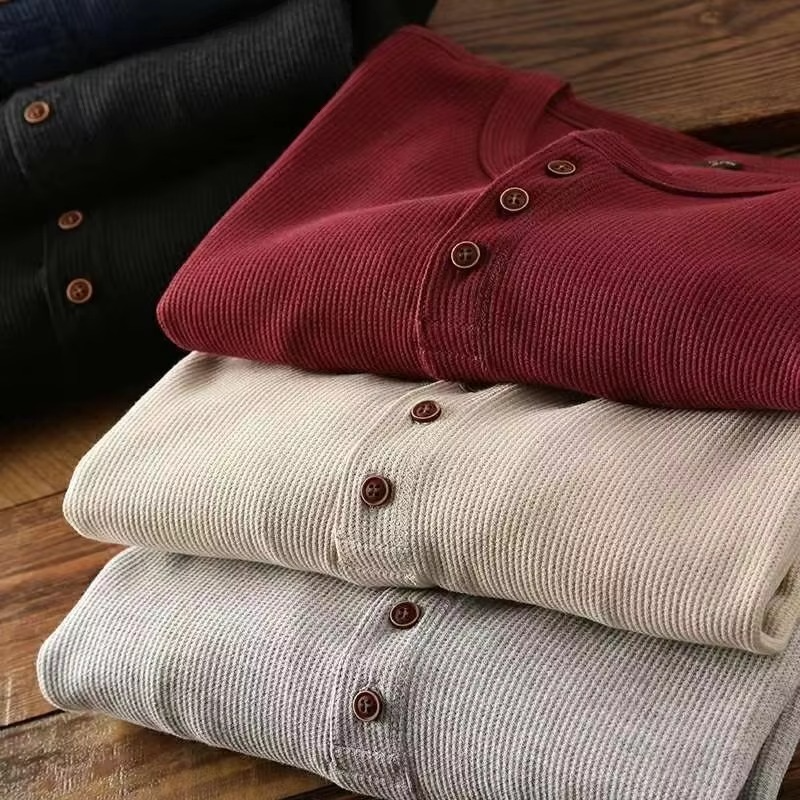 Flynn Men's T-shirt - close-up detail