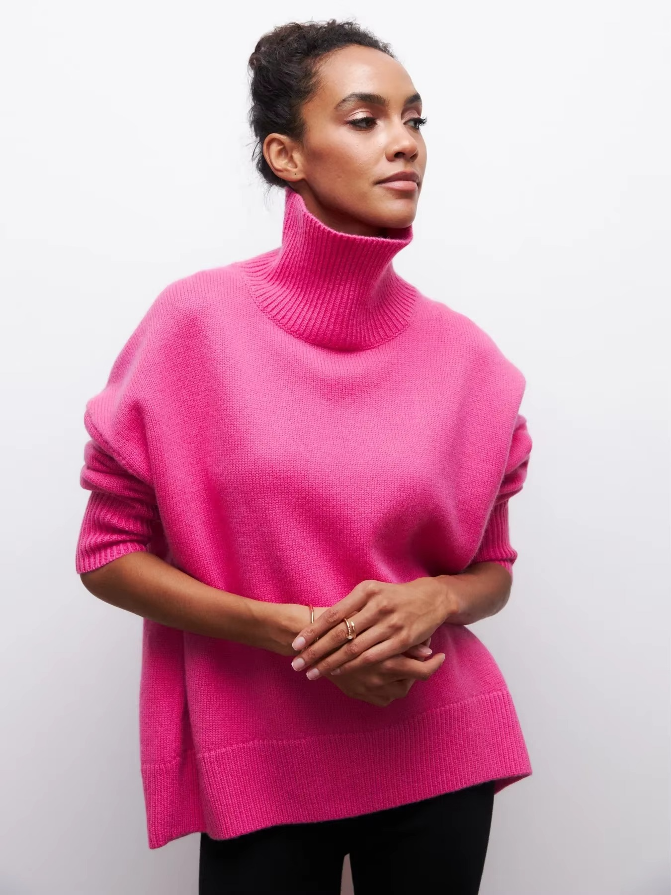 Mabel Women's Oversized Sweater - fabric and finish detail