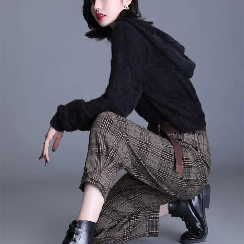Ulla Women's Plaid Plaid Pant - close-up detail