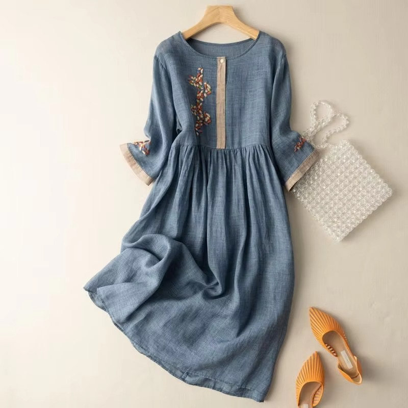Jolie Women's Linen Dress - fabric and finish detail