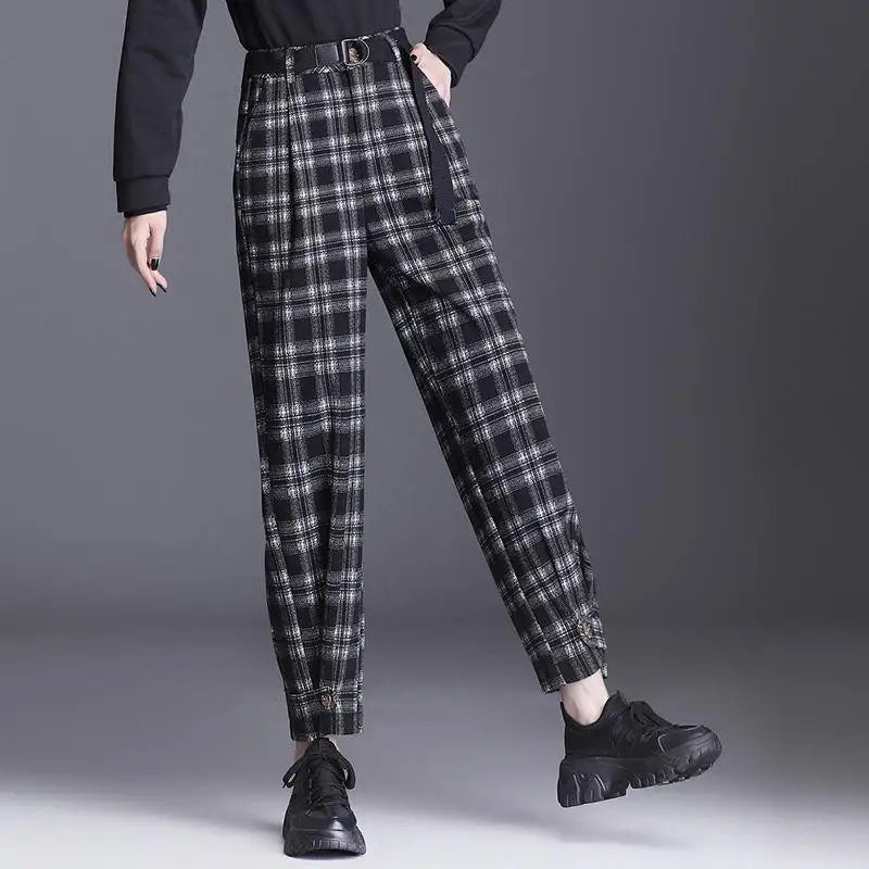 Ulla Women's Plaid Plaid Pant - fabric and finish detail