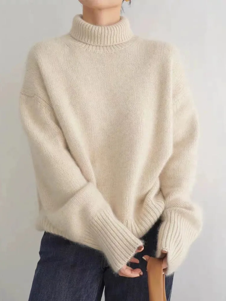 Thea Women's Oversized Sweater - fabric and finish detail