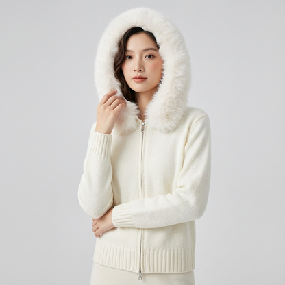 Chaqueta de Piel Sintética para Mujeres Lyra | Capucha Oversized, Silueta Acolchada