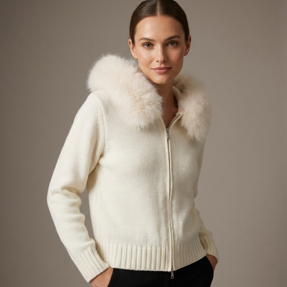 Chaqueta de Piel Sintética para Mujeres Lyra | Capucha Oversized, Silueta Acolchada