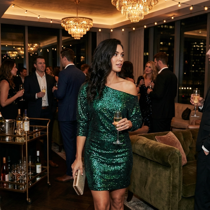 Robe mini à sequins pour femmes Elowyn | Encolure asymétrique une épaule, coupe près du corps