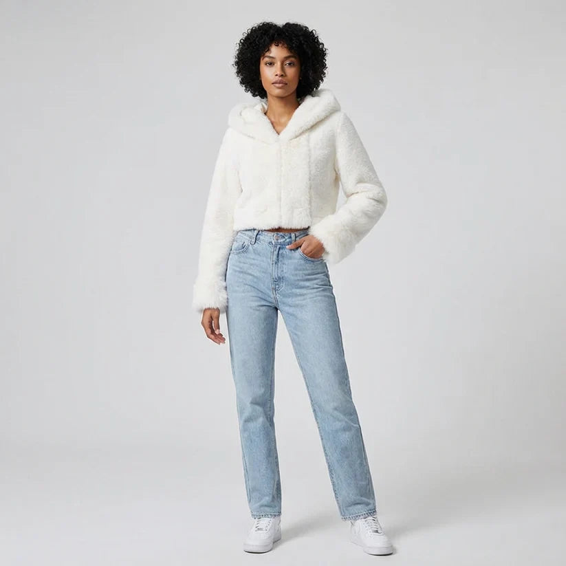 Chaqueta de Piel Sintética para Mujeres Lyra | Capucha Oversized, Silueta Acolchada