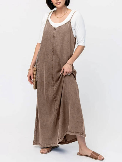 Genevieve Women's Maxi Dress - fabric and finish detail