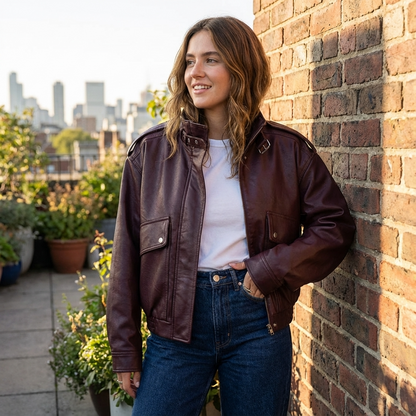 Chaqueta de Cuero con Cuello Alto para Mujeres Isla | Longitud Cortada, Bolsillos Utilitarios
