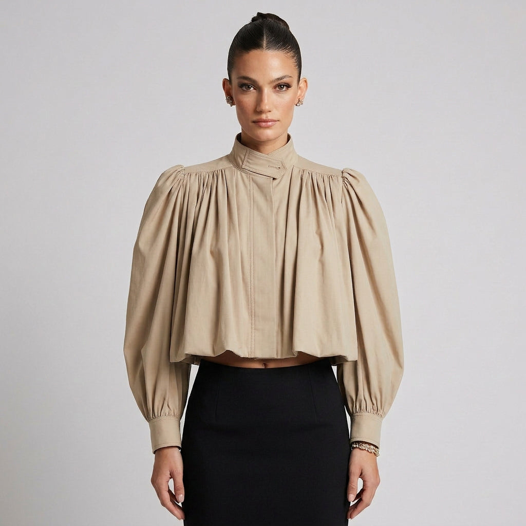 Chaqueta de Declaración para Mujeres Nova | Manga Plisada, Corte Corto