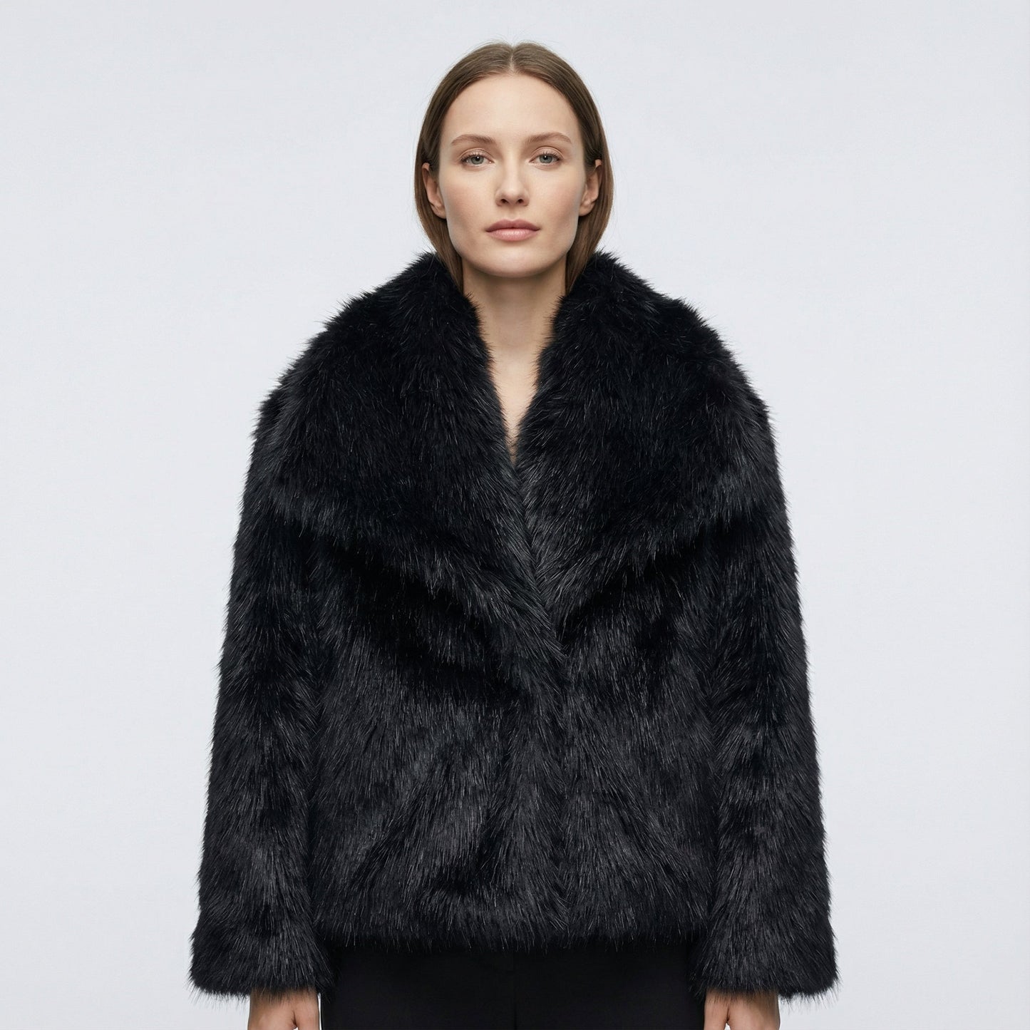 Manteau en fausse fourrure pour femmes Jade | Texture pelucheuse, large col