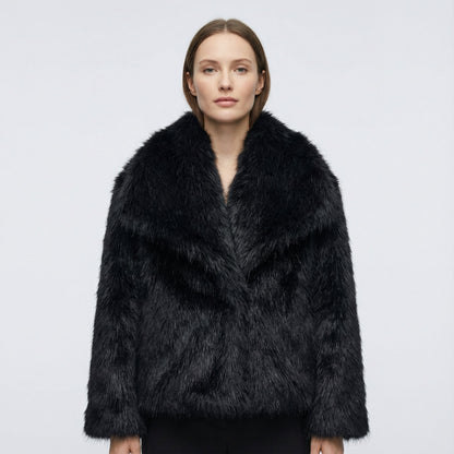 Manteau en fausse fourrure pour femmes Jade | Texture pelucheuse, large col