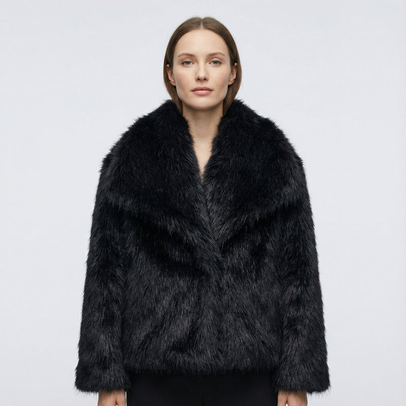 Manteau en fausse fourrure pour femmes Jade | Texture pelucheuse, large col