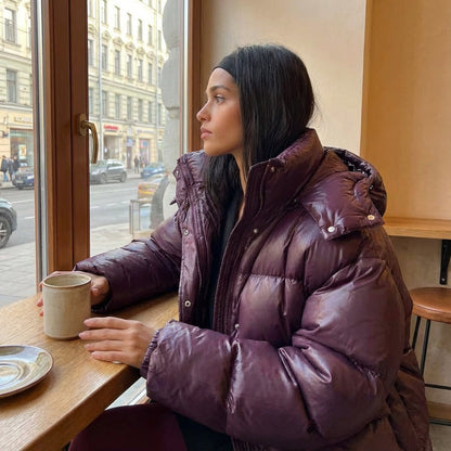 Doudoune oversize femme Veda | Coque matelassée brillante, capuche à patte pressionnée