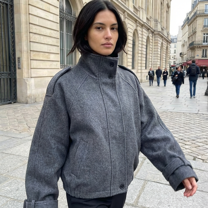 Manteau court pour femmes Aria | Col montant, silhouette décontractée