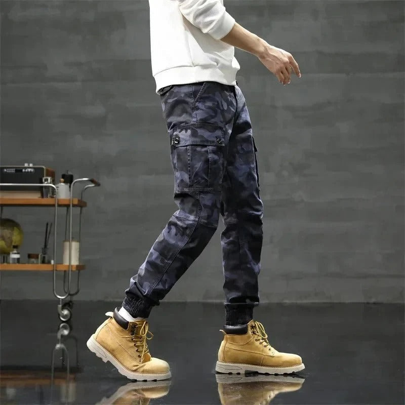 Nolan Men's Cargo Pants - close-up detail