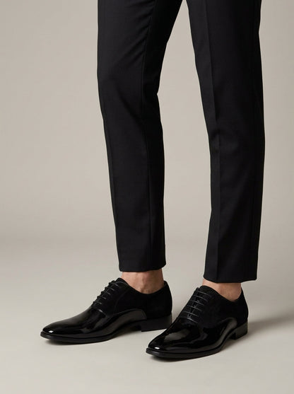 Sawyer Men's Oxfords - fabric and finish detail