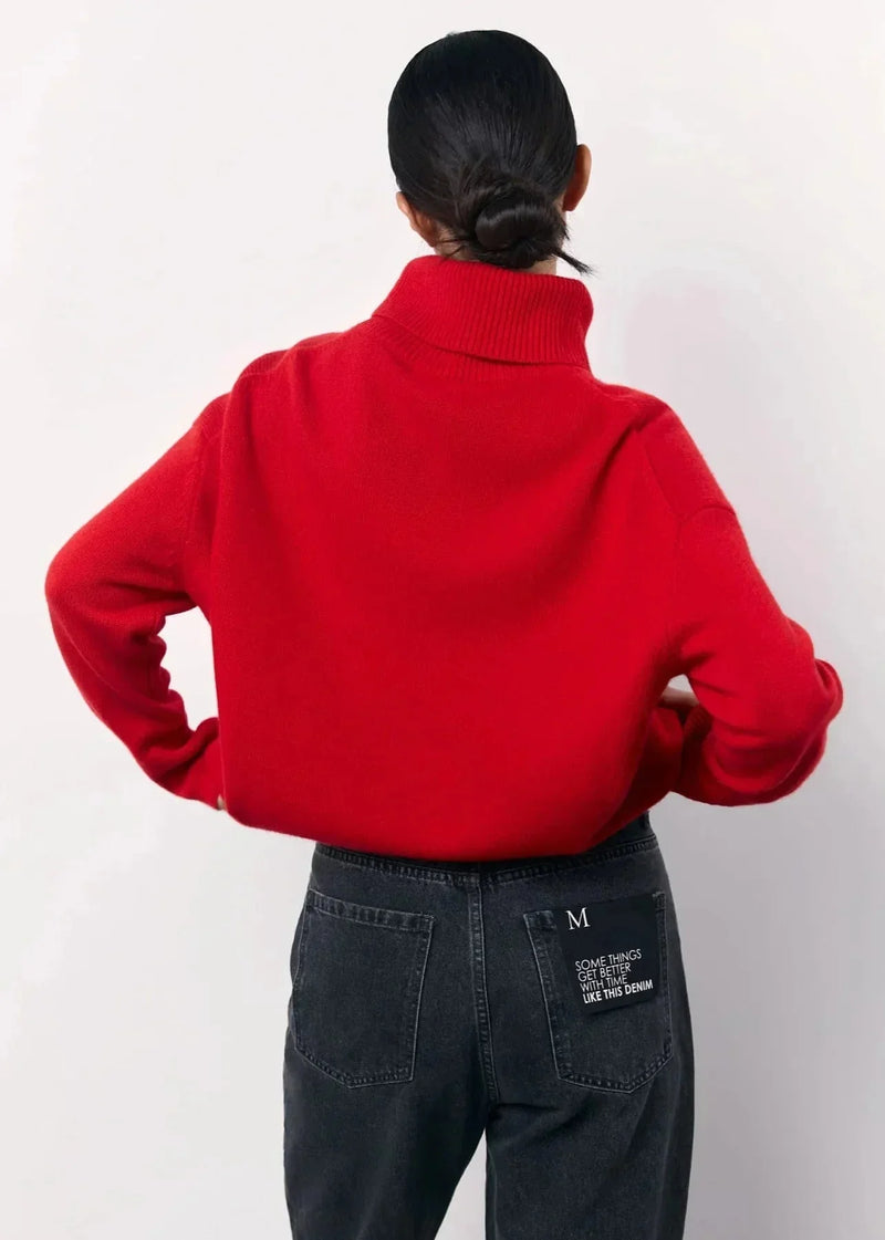 Juno Women's Oversized Sweater - fabric and finish detail