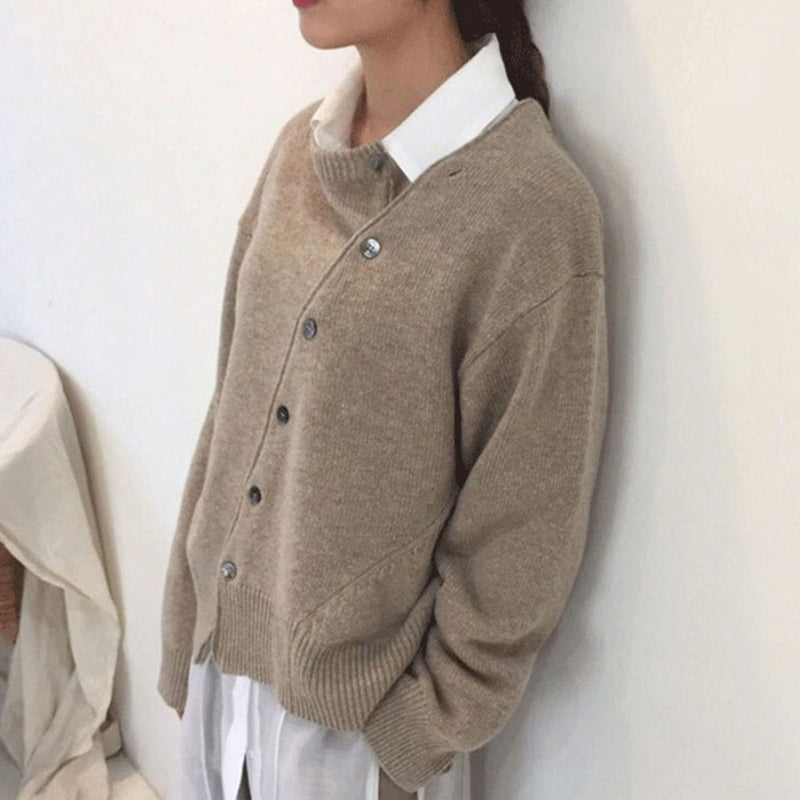 Perla Women's Oversized Cardigan - fabric and finish detail