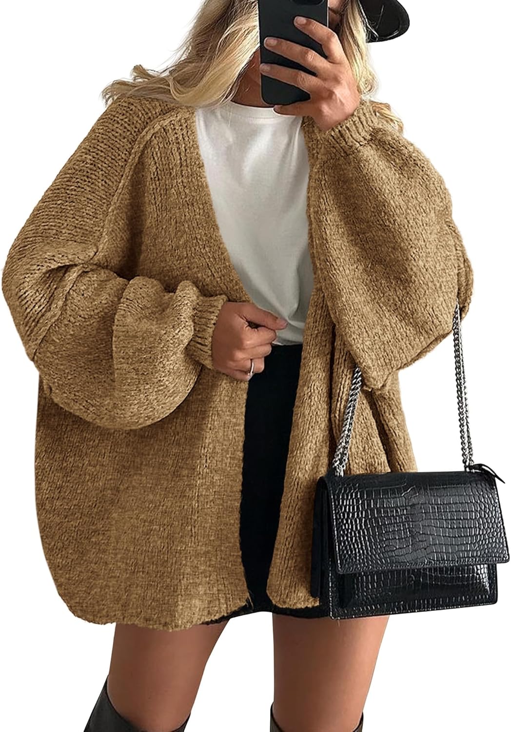 Saskia Women's Oversized Cardigan - fabric and finish detail